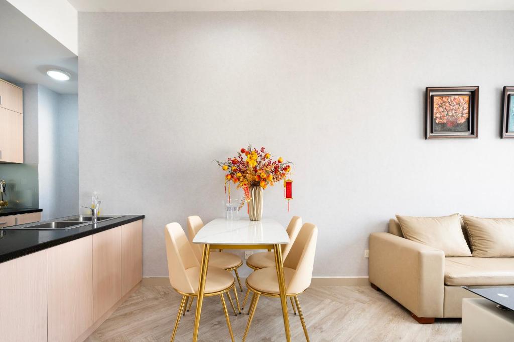 Posezení v ubytování Double E SaiGon Apartment in Rivergate Building