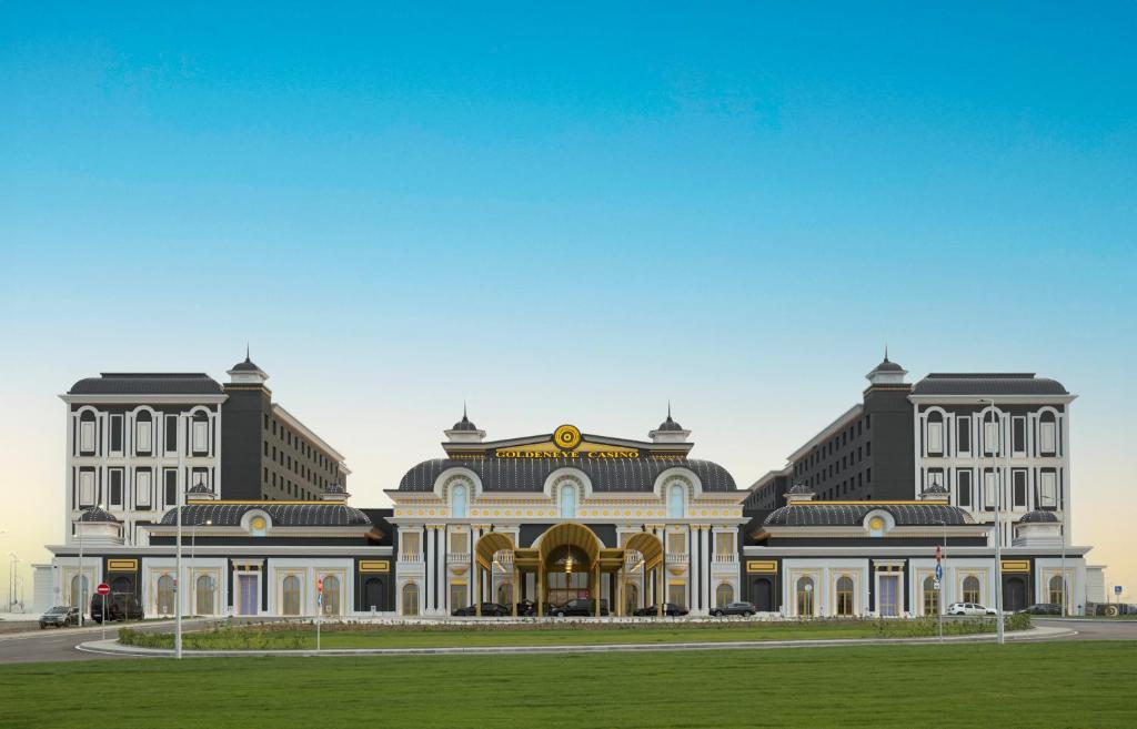 GoldenEye Hotel & Casino - Housity