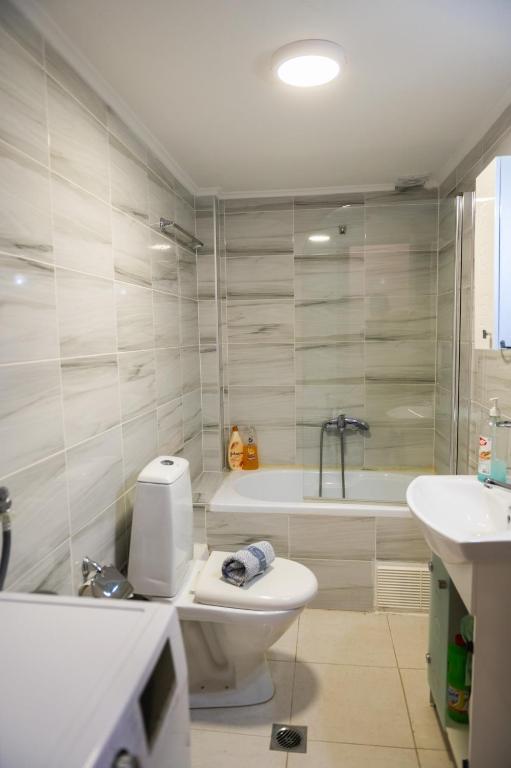 Kúpeľňa v ubytovaní CENTRAL LUXURIOUS SUITE NEAR LIGHTHOUSE
