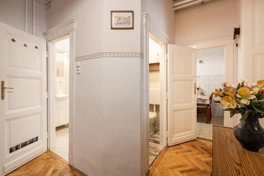 Kép BpR W21 Retro Home with balcony szállásáról Budapesten a galériában