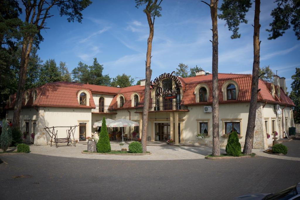 Budova, kde se penzion – hostinec nachází