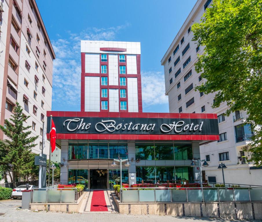 Bangunan di mana terletaknya hotel