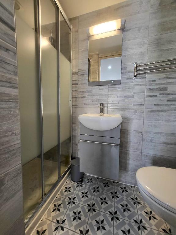 Hôtel Résidence A la Buttes aux Cailles - Resim 19