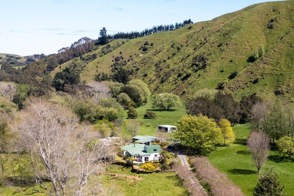 Paekakariki Cottage, Pauatahanui (updated prices 2024)