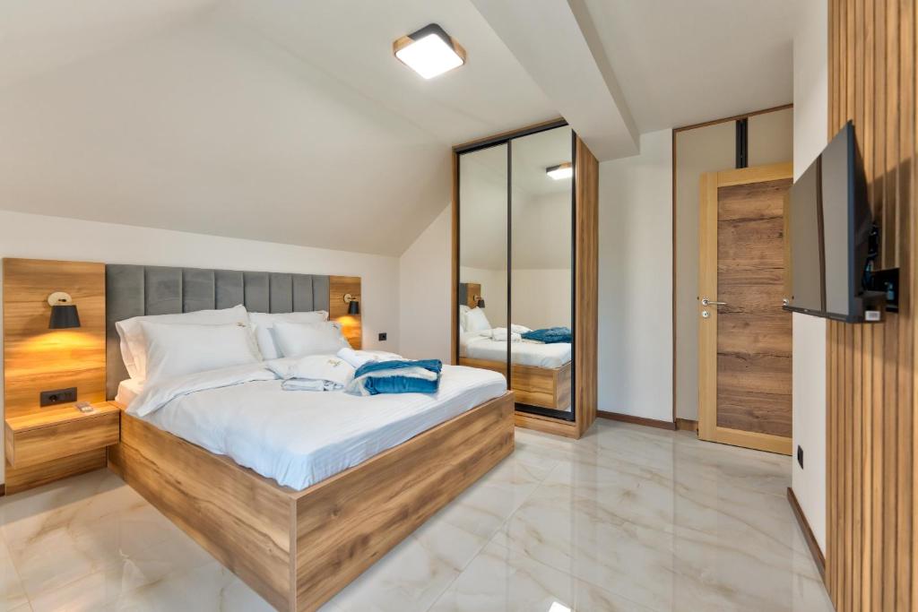 
Duplex Apartment with Hot Tube
