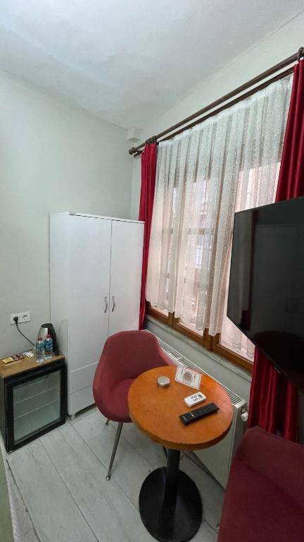 TV a/nebo společenská místnost v ubytování Chez Bore