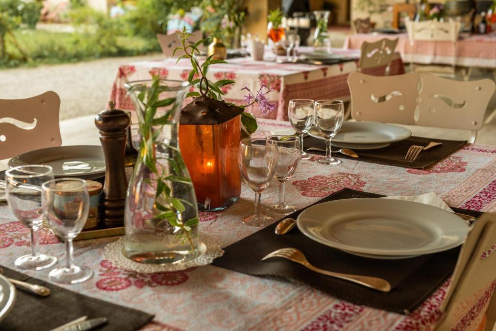 Nápoje v ubytování HOTEL et APPARTEMENTS DOMAINE DES CLOS - Teritoria