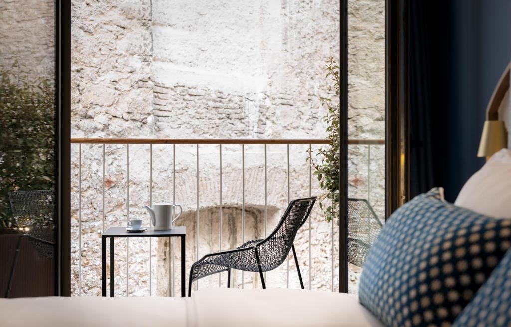 Mitsis N'U Piraeus Port - Resim 15