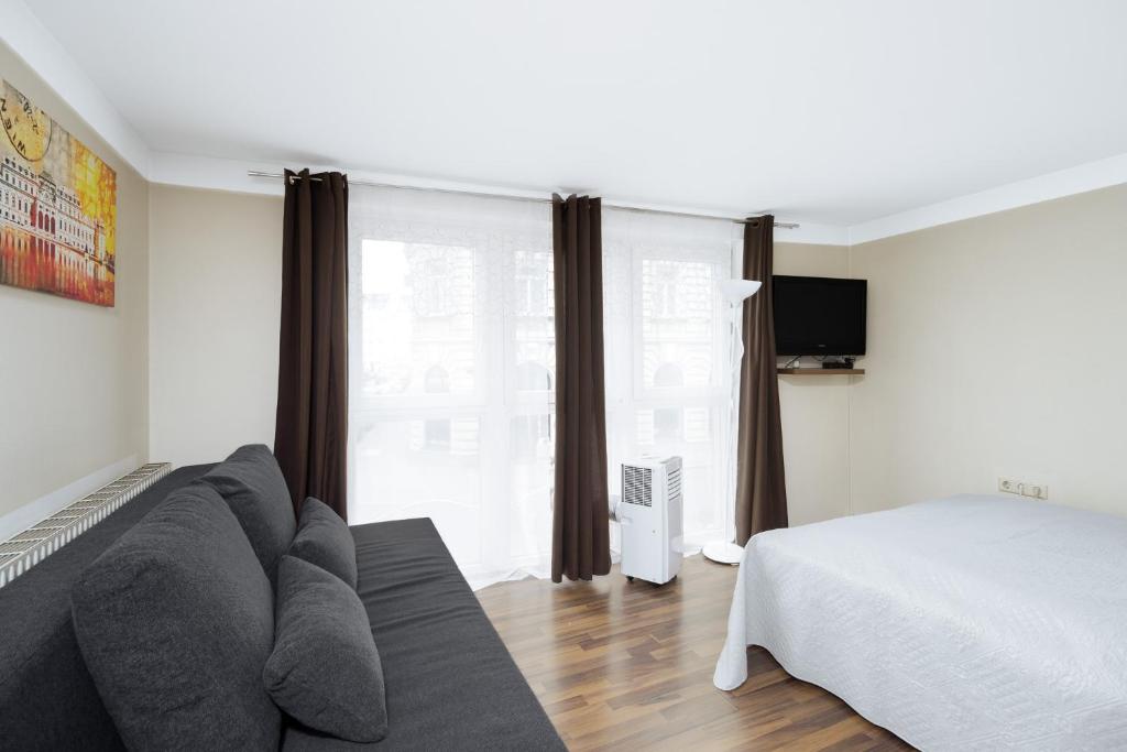 Karmeliter Flat | contactless check-in - Two-Bedroom Apartment
