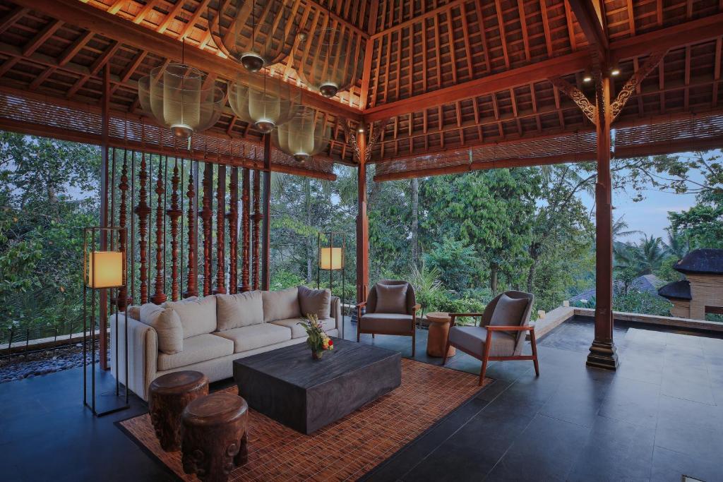 TOP 10 Mejores Hoteles de Lujo en Ubud, Bali 546855704