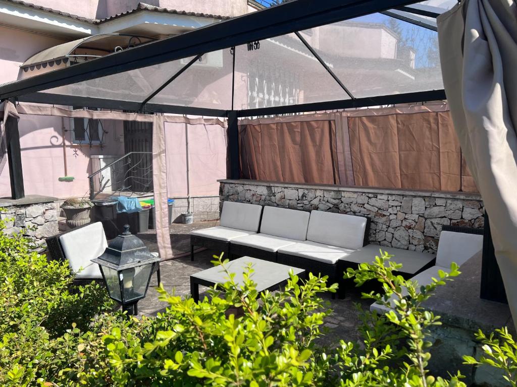 Posezení v ubytování Villa L'Ottagono con cucina parcheggio privato telecamerizzato e wifi