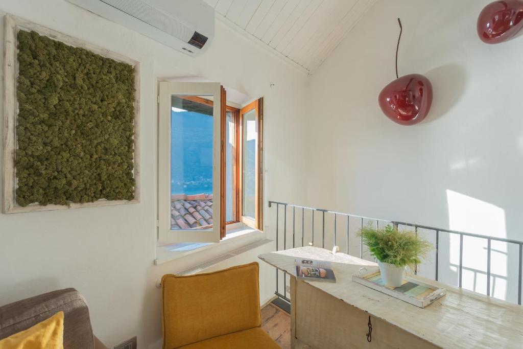Posezení v ubytování The Green Nest by Lake Como by Rent All Como