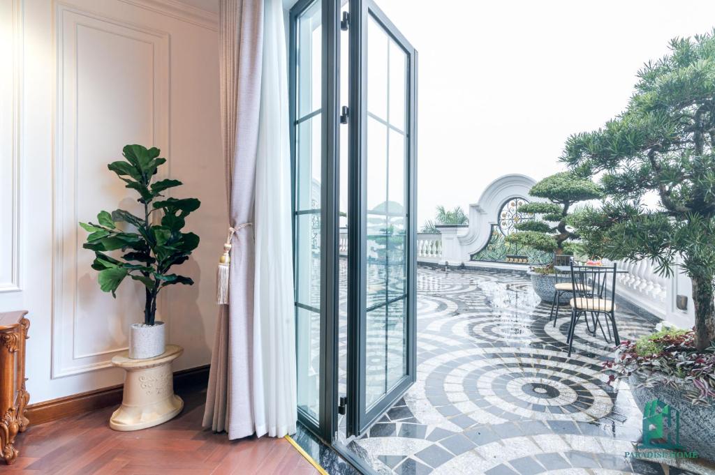 Balkón nebo terasa v ubytování Luxe Paradise Suite Hotel Trich Sai
