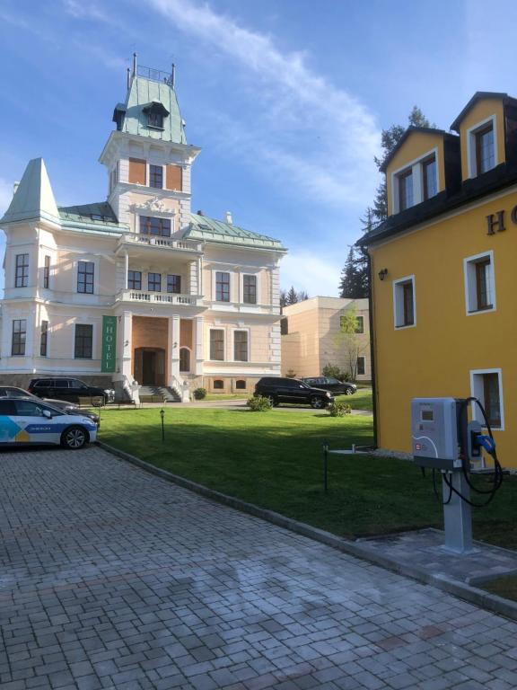 Das Gebäude in dem sich das Hotel befindet