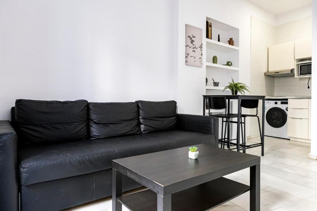Kuchyňa alebo kuchynka v ubytovaní Suites Picasso Málaga