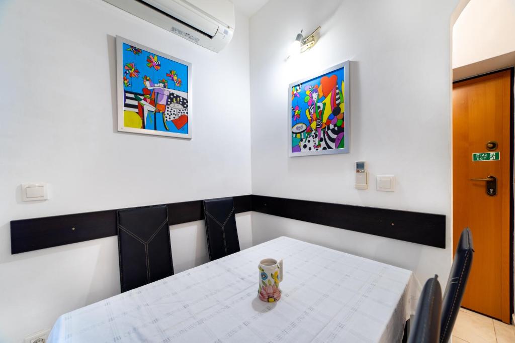 Posteľ alebo postele v izbe v ubytovaní Apartment Happy in Split center 10 min walk from Bačvice beach