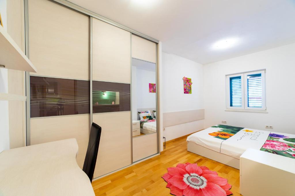 Posteľ alebo postele v izbe v ubytovaní Apartment Happy in Split center 10 min walk from Bačvice beach