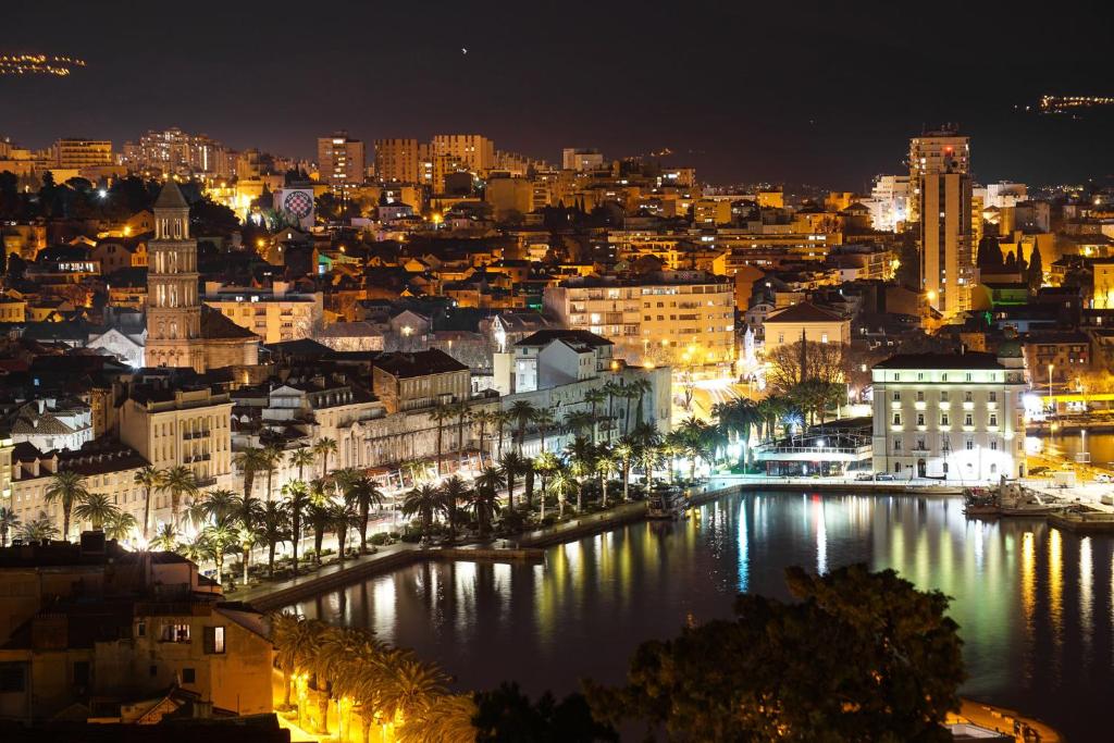 Výhľad na mesto Split alebo výhľad na mesto priamo z apartmánu