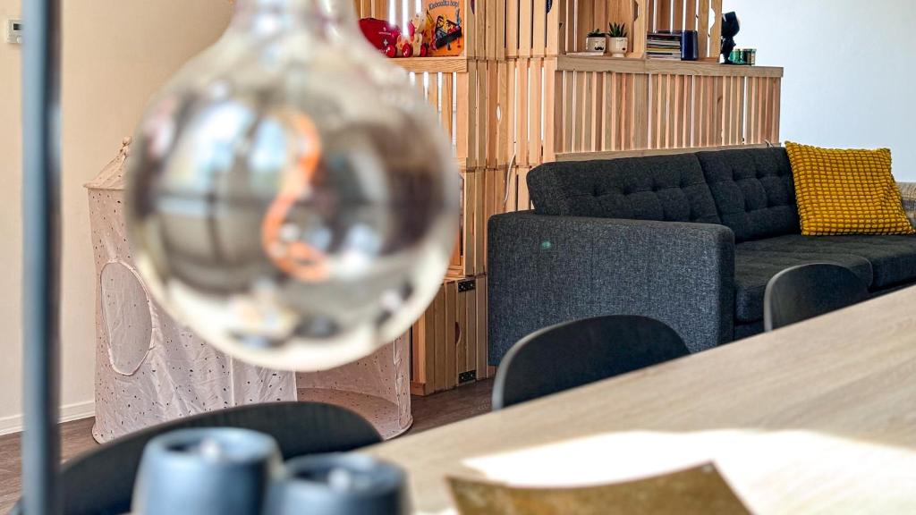 Posezení v ubytování Remote Work Friendly Zahradní apartmán u jezera