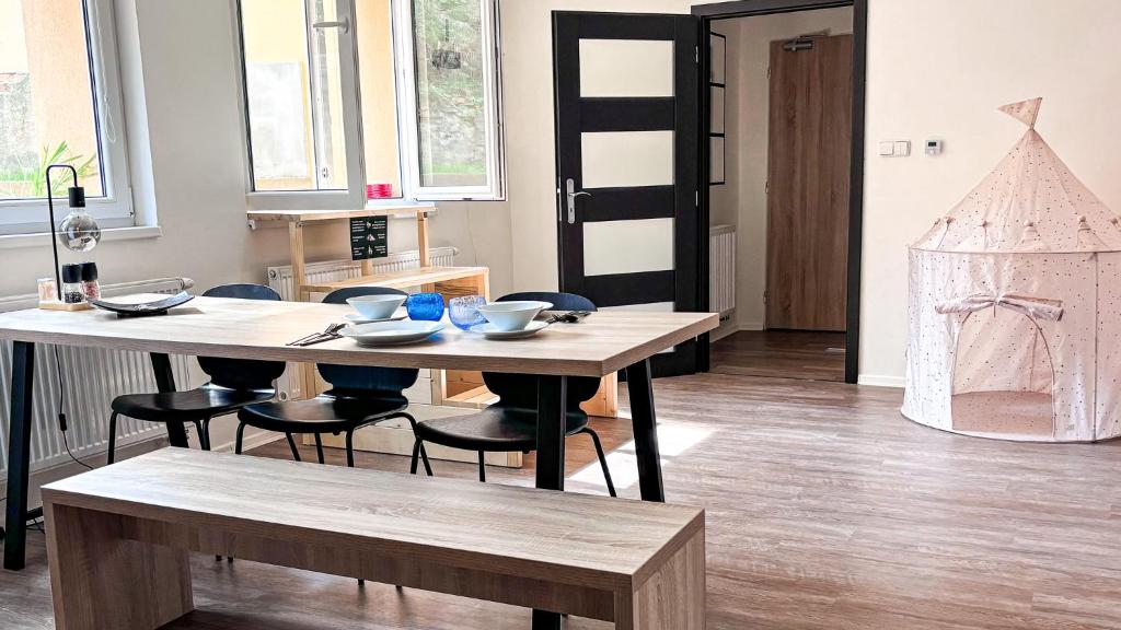 Fotografie z fotogalerie ubytování Remote Work Friendly Zahradní apartmán u jezera v destinaci Staré Splavy