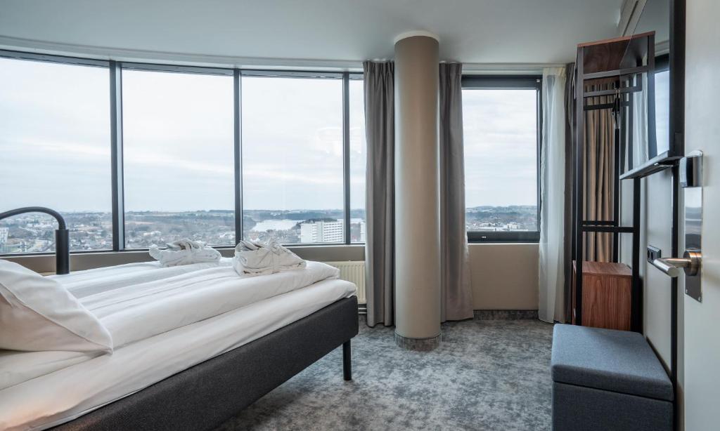 Postel nebo postele na pokoji v ubytování Thon Partner Stavanger Forum Hotel