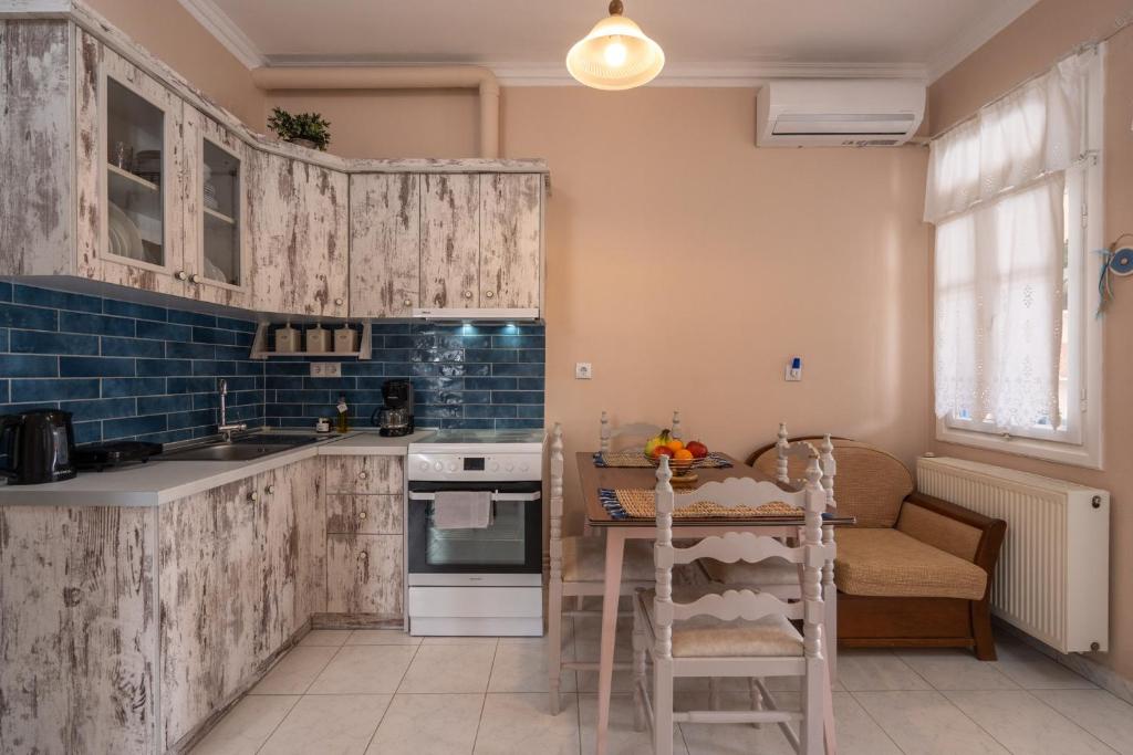 Kuchyň nebo kuchyňský kout v ubytování Patriko Retro House