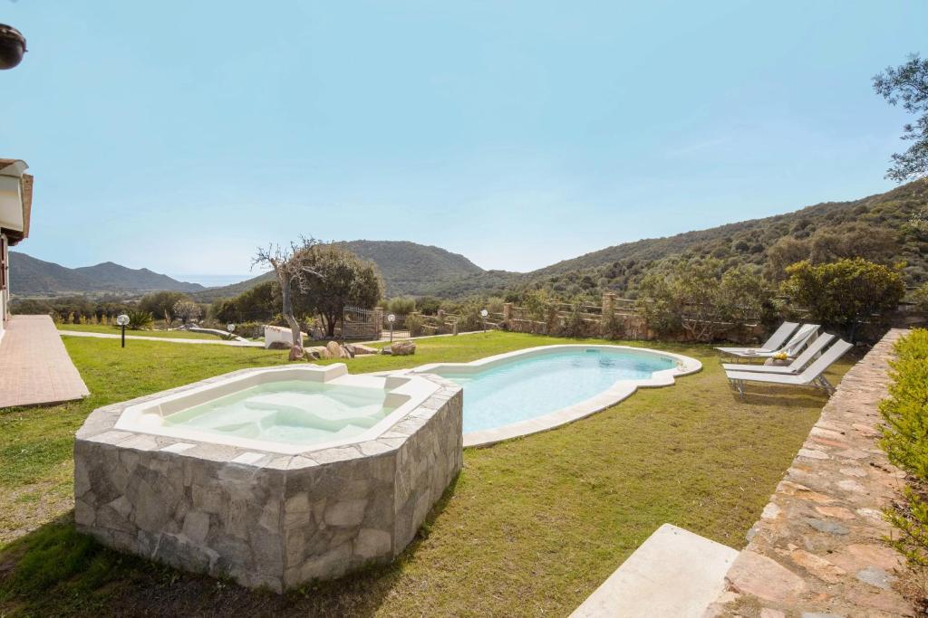 Villa Vesta a Castiadas - Spettacolare Villa con Piscina e Mare