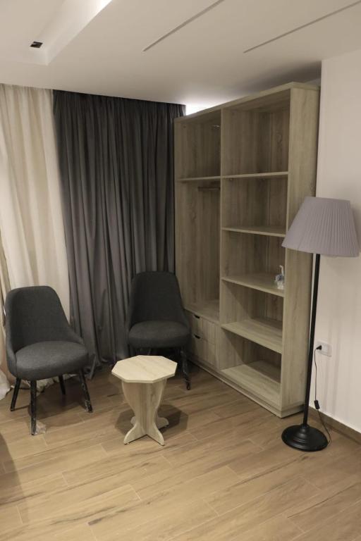 Fotografie z fotogalerie ubytování بنسيون الحصري اكتوبر modern motel v destinaci Město 6. října