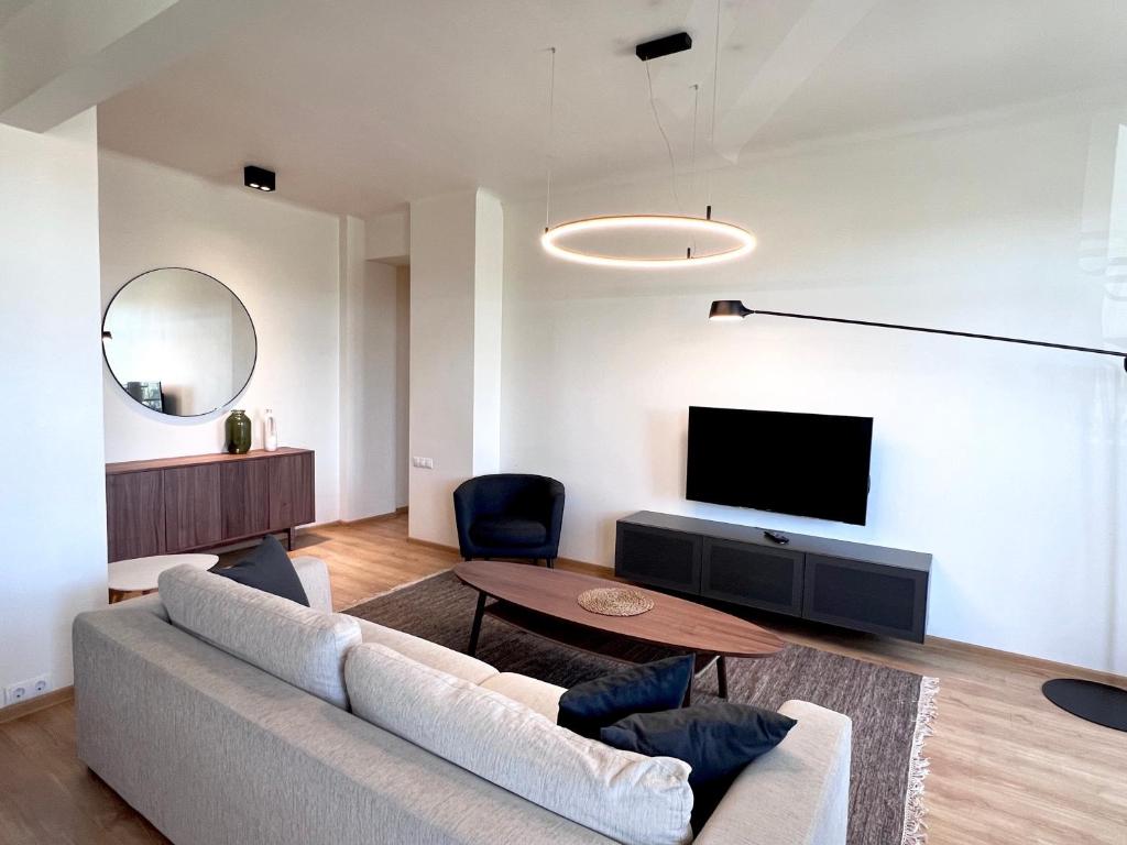Vilnius Apartments & Suites - Town Hall - Two-Bedroom Deluxe Apartment With Balcony