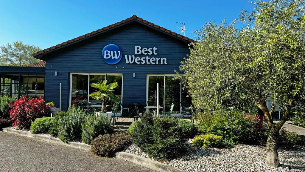 Zahrada ubytování Best Western Bourgoin Jallieu