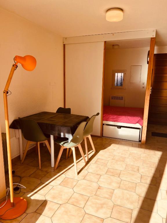 Fotografia z galérie ubytovania CAP PHOEBUS Joli studio alcôve proche plage Roquille Cap d'Agde v destinácii Cap d'Agde