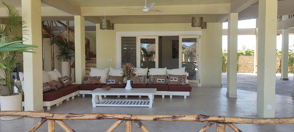 Patio nebo venkovní prostory v ubytování Ocean zuri villa