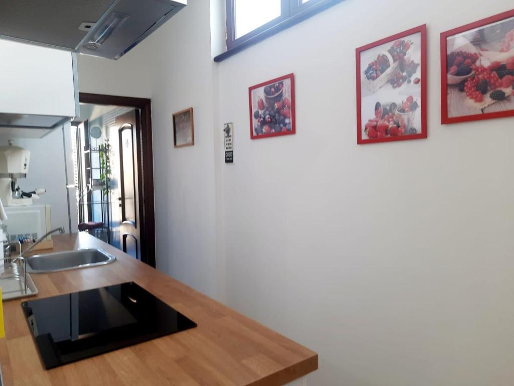 Kuchyň nebo kuchyňský kout v ubytování Casa sul Serapeo