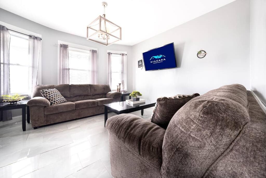 Quiet 4BR near Niagara Falls &amp; Casino, Niagara Falls (updated 