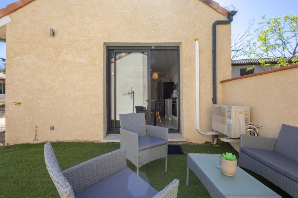 Posezení v ubytování Le Séquoia - Maison individuelle, Terrasse, Parking privé