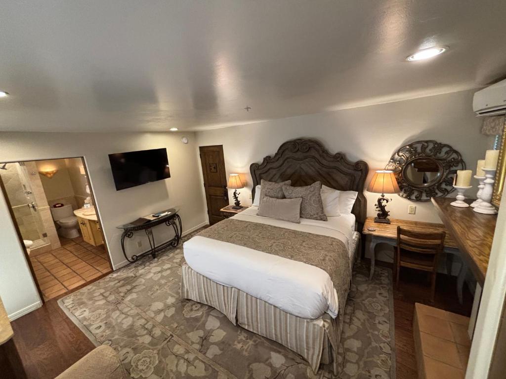 Casa Sedona Inn - Moondance - Deluxe King Room With View