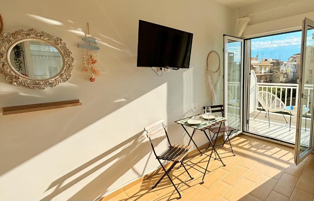 Sunny Studio "Minu" very close to Beach, Fast WiFi, Free Parking, Near Airport