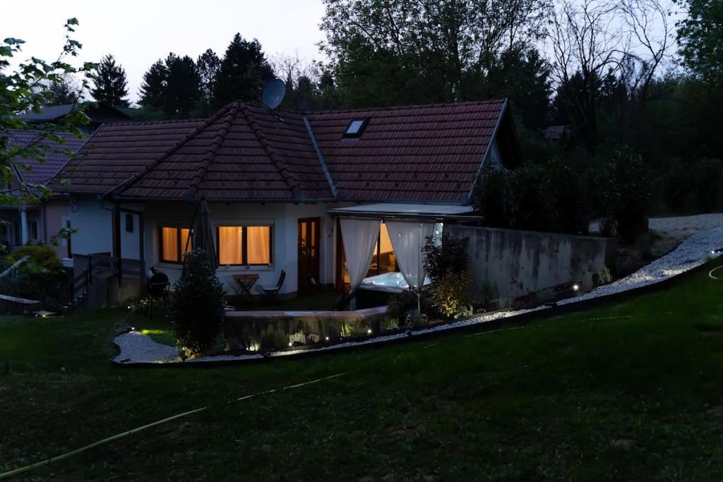 Zahrada ubytování FoxForest Vendégház