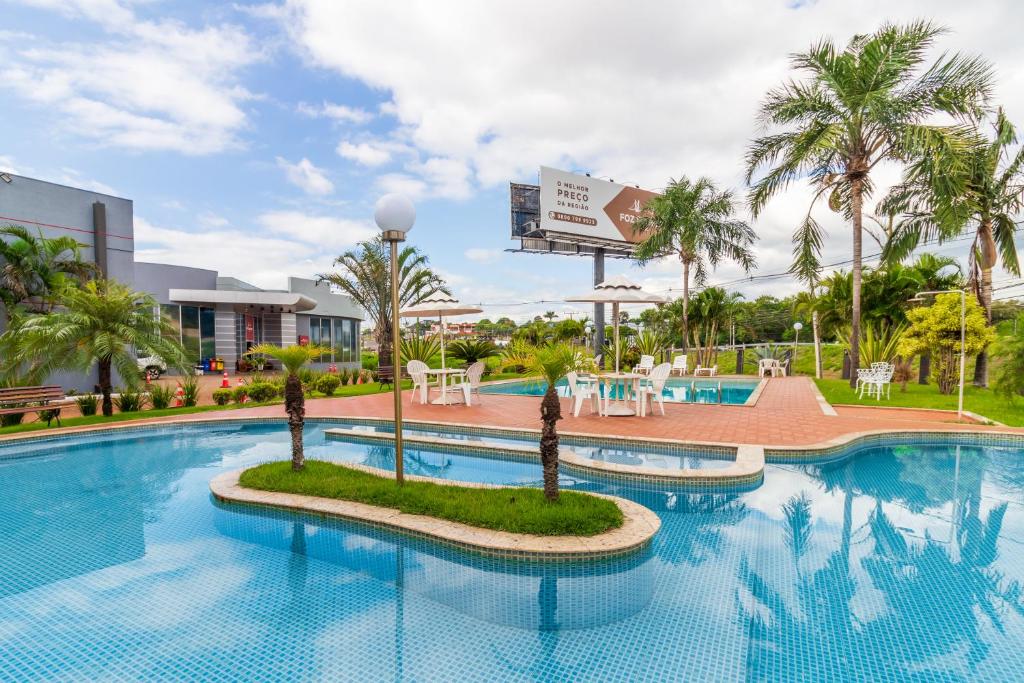 Bazén v ubytování Foz Budget Hotel nebo v jeho okolí