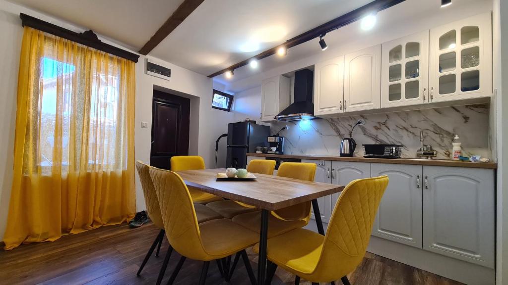 Lazarov Suites 2 - cozy two bedroom apartment