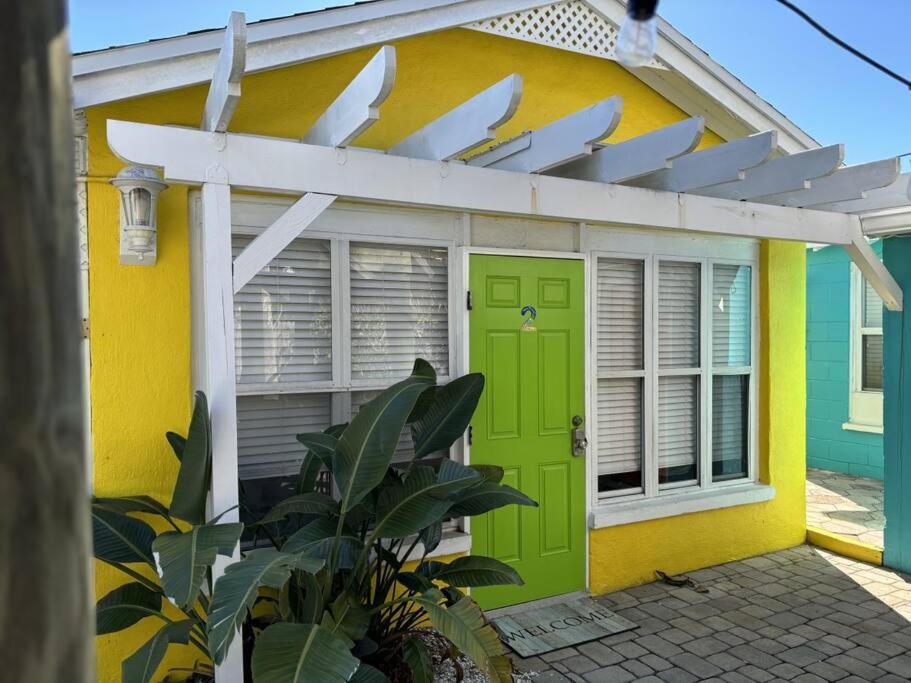 Το κτήριο όπου στεγάζεται  το διαμέρισμα