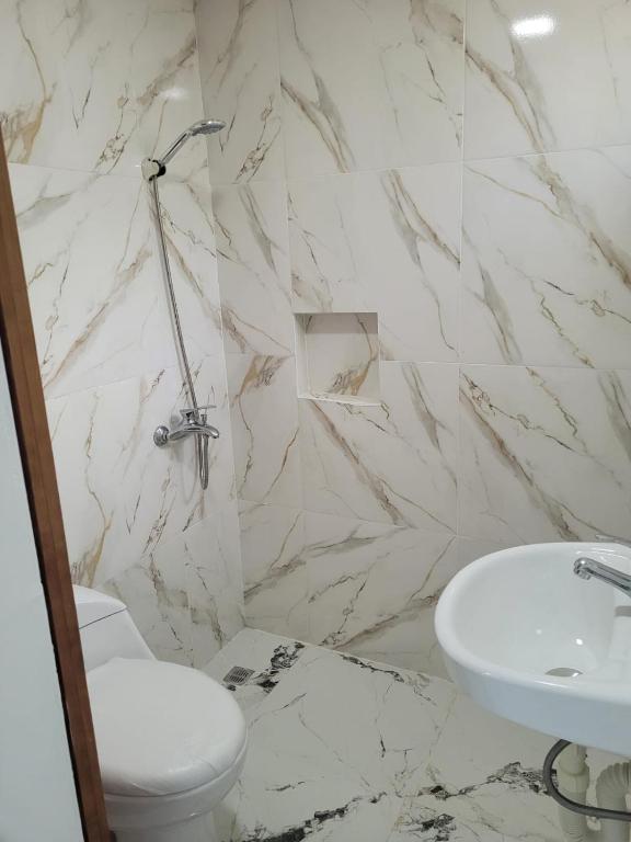 AVE FENIX Apartments - Appartement Met Balkon