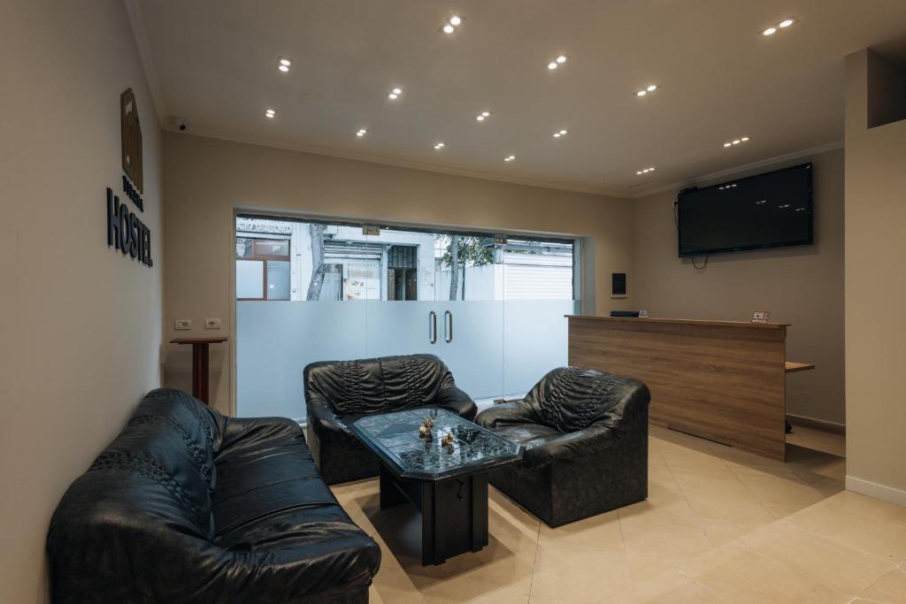 TV a/nebo společenská místnost v ubytování GM Tirana Hostel
