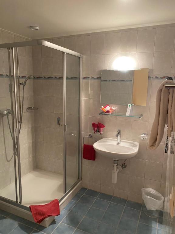 Koupelna v ubytování Auberge de Gilly SA