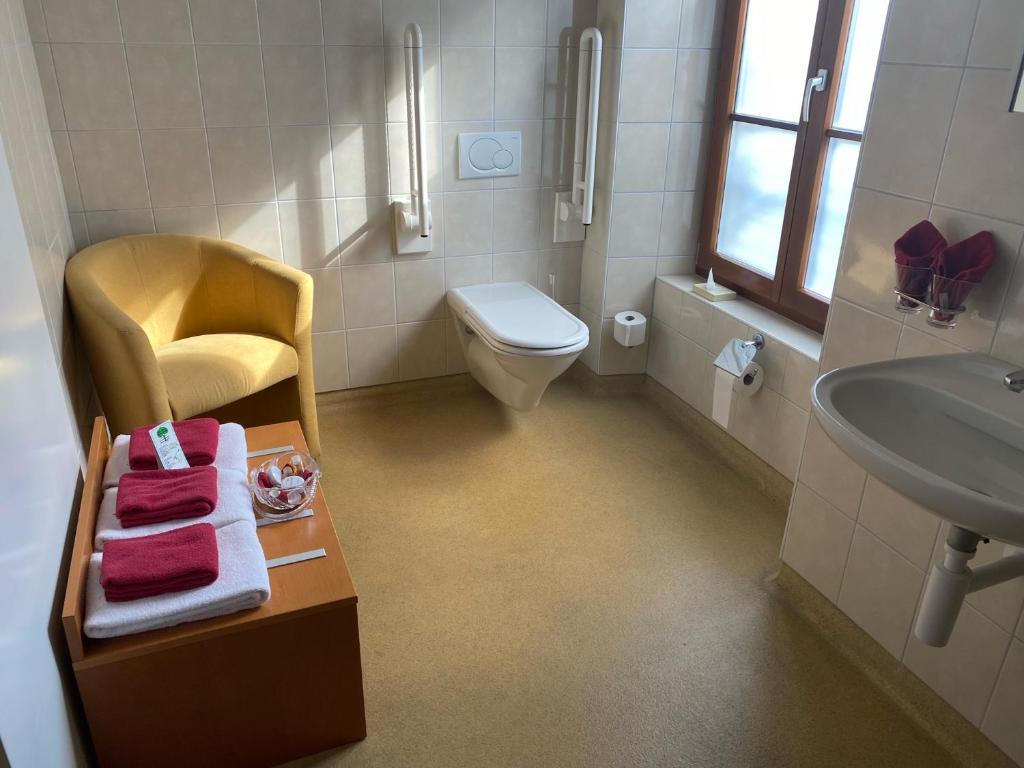 Koupelna v ubytování Auberge de Gilly SA