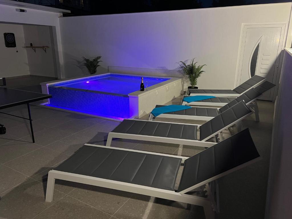 Bazén v ubytovaní Apartment Marinely alebo v jeho blízkosti