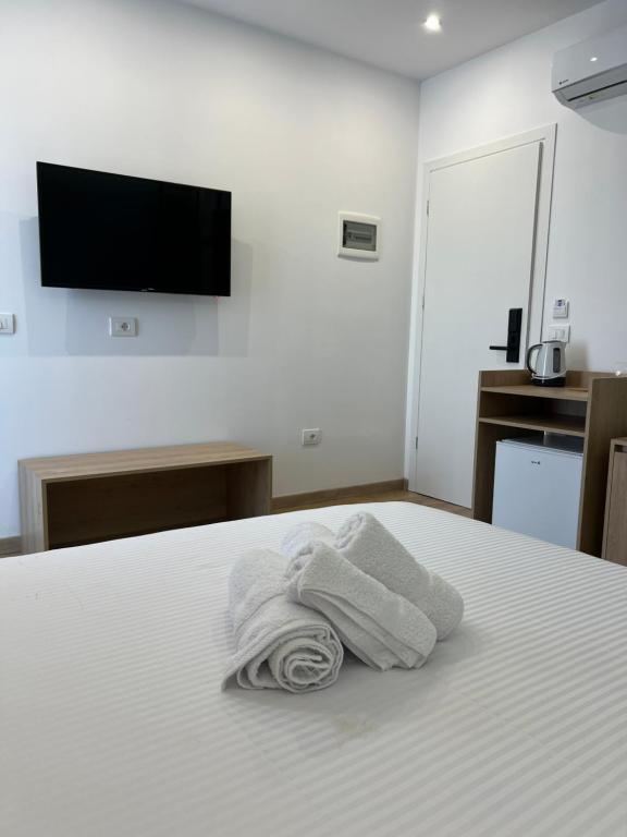 EMAAR Hotel Ksamil - BEACHFRONT , Newly Renovated - Queen Room Met Uitzicht Op Zee