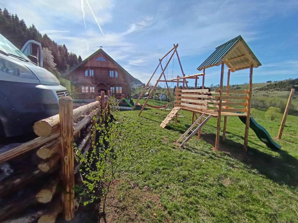 Herní místnost nebo prostor pro děti v ubytování Planinska kuća Jovanić