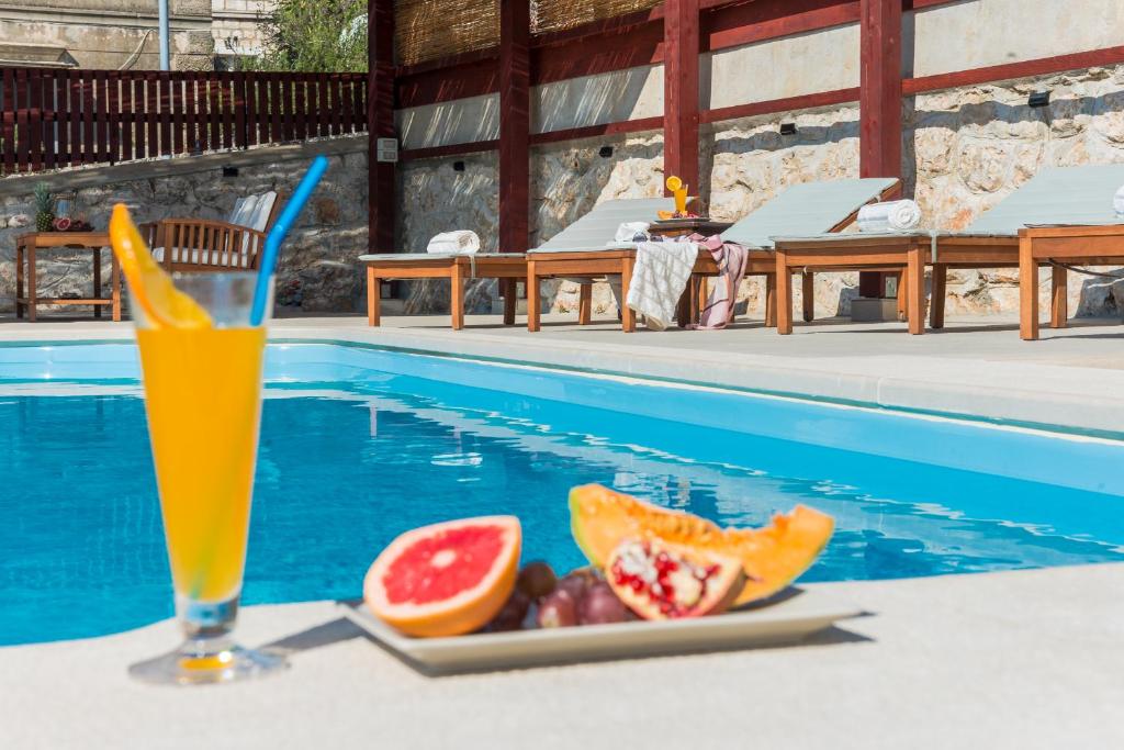 Apartments Miljas 2 - 3