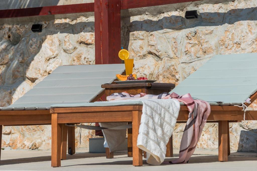 Apartments Miljas 2 - 4